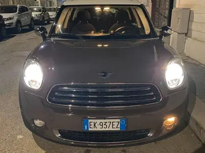 Usata Mini Countryman 90 CV (66 kW) 2011 Marrone SUV