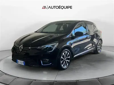 Używany Renault Clio V Techno 91 KM (66 kW) 2023 Czarny Hatchback