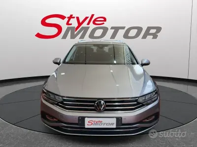 Usata VW Passat Business 150 CV (110 kW) 2023 Grigio Station wagon