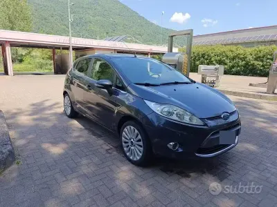 Usata Ford Fiesta 68 CV (50 kW) 2008 Blu Utilitaria