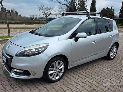 Usata Renault Scénic III XMOD 110 CV (80 kW) 2012 Arancione Monovolume
