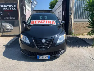 Usata Lancia Ypsilon 69 CV (50 kW) 2014 Nero Utilitaria
