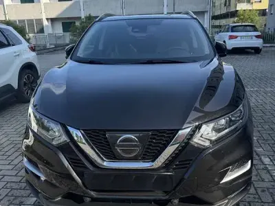 Usata Nissan Qashqai N-Connecta 110 CV (80 kW) 2018 Nero SUV