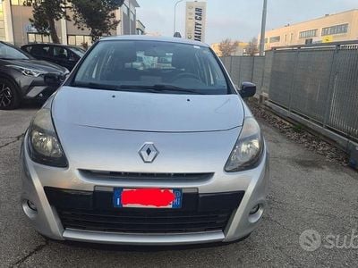 Usata Renault Clio II 75 CV (55 kW) 2011 Grigio Berlina