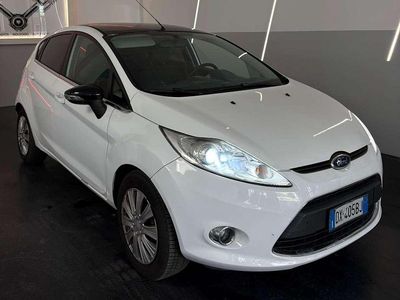 Usata Ford Fiesta Titanium 95 CV (69 kW) 2009 Bianco Berlina