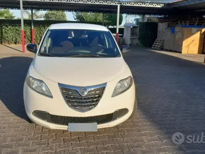 Usata Lancia Ypsilon 85 CV (62 kW) 2013 Utilitaria
