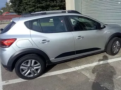Usata Dacia Sandero Comfort 101 CV (74 kW) 2021 Argento Berlina