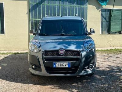 Usata Fiat Doblò 105 CV (77 kW) 2011 Grigio Monovolume