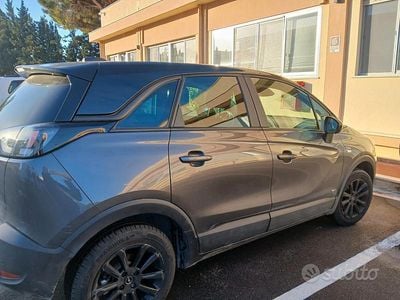 Usata Opel Crossland Edition 110 CV (80 kW) 2022 Grigio SUV