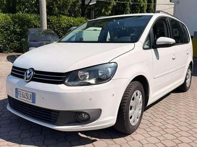 Begagnad VW Touran Comfortline 105 HK (77 kW) 2013 Vit Minibuss