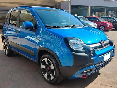 Usata Fiat Panda Cross Cross 71 CV (52 kW) 2024 Rosso Utilitaria