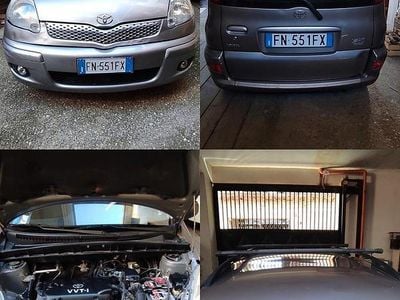 Usata Toyota Yaris Verso 2004 Grigio Monovolume