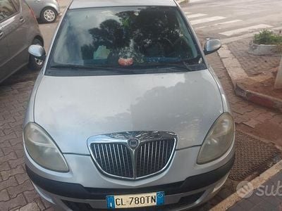 Usata Lancia Ypsilon 80 CV (58 kW) 2004 Grigio Utilitaria