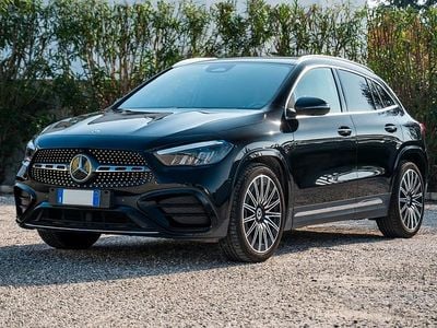 Usata Mercedes GLA200 AMG line 150 CV (110 kW) 2024 Nero SUV
