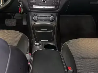 Usata Mercedes 200 156 CV (114 kW) 2015 Bianco Monovolume