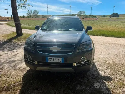 Usata Chevrolet Captiva 150 CV (110 kW) 2010 Grigio SUV