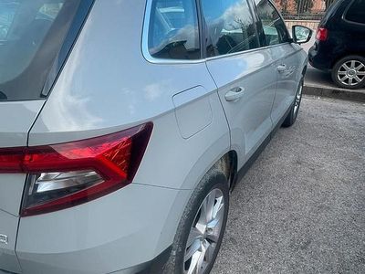 Usata Skoda Karoq Executive 116 CV (85 kW) 2018 Grigio SUV