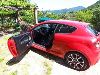 Usata Alfa Romeo MiTo Distinctive 120 CV (88 kW) 2010 Rosso Utilitaria