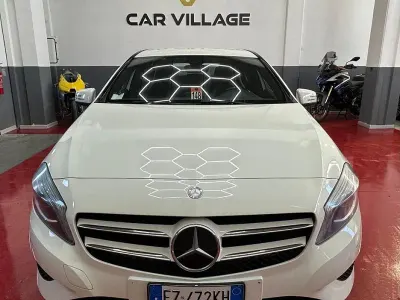 Usata Mercedes A180 122 CV (89 kW) 2015 Bianco Berlina