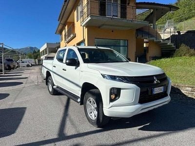 Occasion Mitsubishi L200 Invite 150 ch (110 kW) 2021 Blanc Pick-up