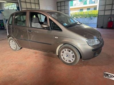 Usata Fiat Idea Active 77 CV (56 kW) 2006 Argento Monovolume