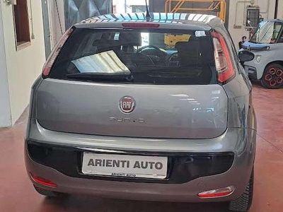 Usata Fiat Grande Punto 69 CV (50 kW) 2011 Argento metallizzato Utilitaria