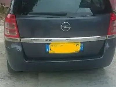 Usata Opel Zafira Cosmo 94 CV (69 kW) 2009 Bluazzurro Monovolume