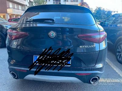 Usata Alfa Romeo Stelvio 210 CV (154 kW) 2019 Nero SUV