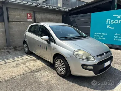 Usata Fiat Grande Punto 77 CV (56 kW) 2010 Grigio Utilitaria
