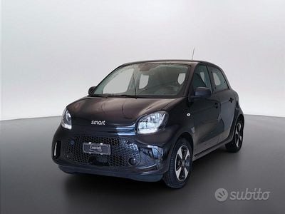 Begagnad Smart ForFour Electric Drive Passion 40 kW (55 HK) 2022 Svart Sedan