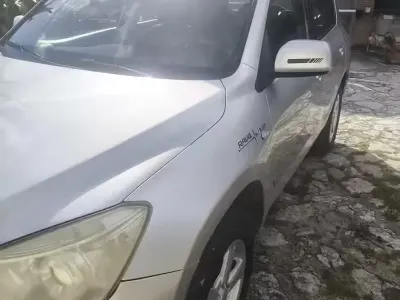 Usata Toyota RAV4 136 CV (100 kW) 2006 Grigio SUV