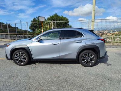 Lexus UX 250h