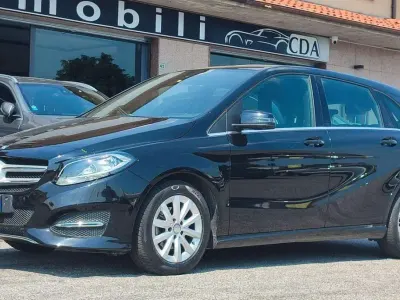 Usata Mercedes B180 109 CV (80 kW) 2016 Nero Utilitaria