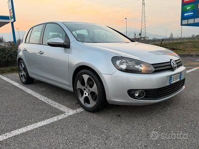 Usata VW Golf VI Comfortline 105 CV (77 kW) 2010 Grigio Utilitaria
