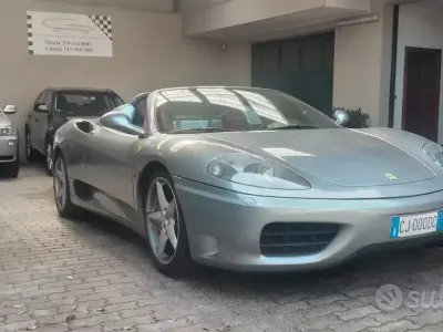 Usata Ferrari 360 400 CV (294 kW) 2003 Grigio Cabrio