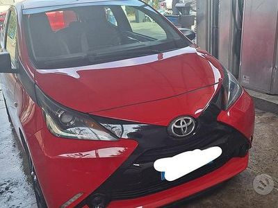 Usata Toyota Aygo 69 CV (50 kW) 2017 Rosso Utilitaria
