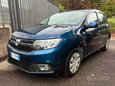 Usata Dacia Sandero Acces 73 CV (53 kW) 2018 Blu Berlina