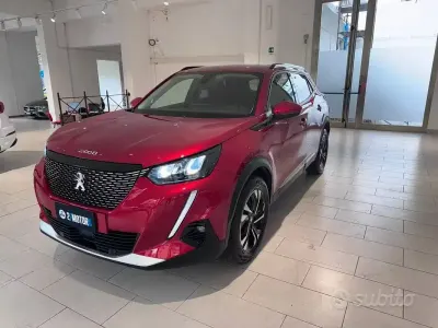 Usata Peugeot 2008 GT-line 131 CV (96 kW) 2020 Rosso SUV