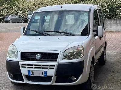Begagnad Fiat Doblò 75 HK (55 kW) 2006 Vit Minibuss