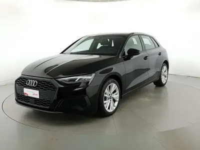 Usata Audi A3 Business 150 CV (110 kW) 2023 Nero brillante Berlina