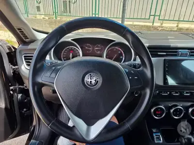 Usata Alfa Romeo Giulietta 170 CV (125 kW) 2012 Nero Utilitaria