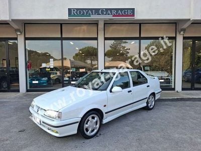 Usata Renault 19 135 CV (99 kW) 1993 Blanc glacier (389) Berlina