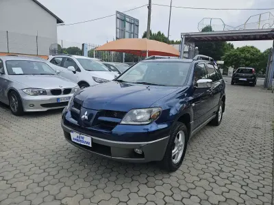 Usata Mitsubishi Outlander Comfort Edition 136 CV (100 kW) 2003 Blu/azzurro SUV