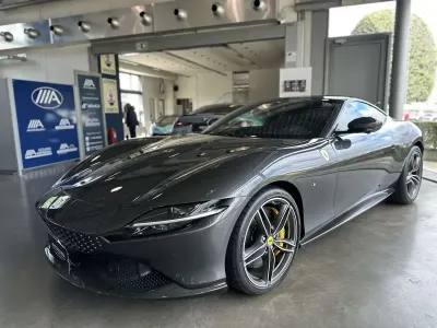Usata Ferrari Roma 620 CV (456 kW) 2022 Grigio Coupé