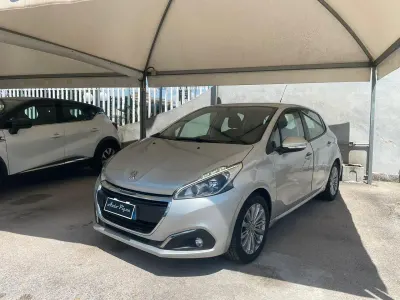 Occasion Peugeot 208 Allure 82 PK (60 kW) 2016 Zilver Hatchback