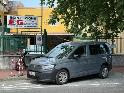 Usata VW Caddy 114 CV (83 kW) 2023 Grigio Monovolume