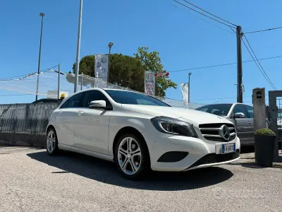 Usata Mercedes A180 109 CV (80 kW) 2015 Bianco Utilitaria