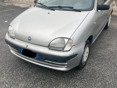 Usata Fiat 600 54 CV (39 kW) 2003 Grigio