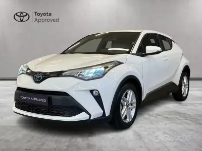 Usata Toyota C-HR Active 98 CV (72 kW) 2024 Bianco SUV