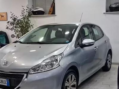 Usata Peugeot 208 2015 Utilitaria